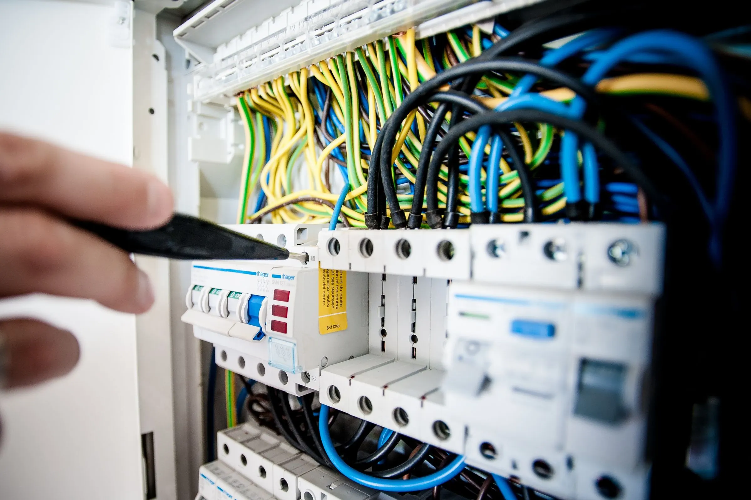 Contrôle du câblage d'un tableau électrique