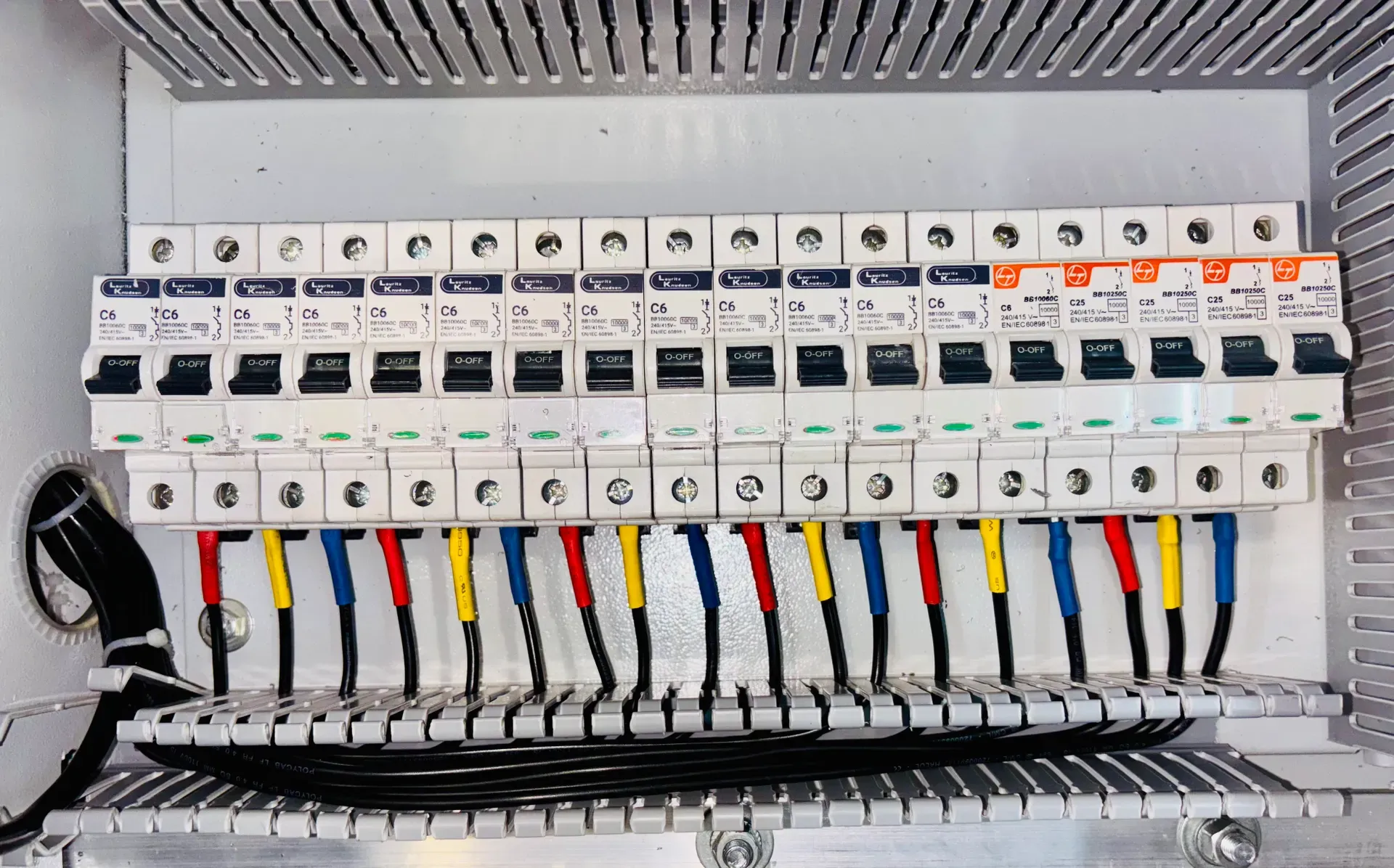 Remplacement de tableau électrique par un électricien à Sorgues